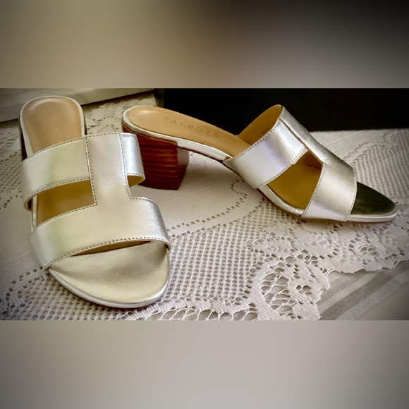 Talbots NWOB Tally Metallic Napa Block Heel Sandals - Picture 2 of 6